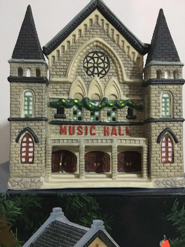 Villa Navideña Dickens De Porcelana Music Hall 15cm X 20c Ul