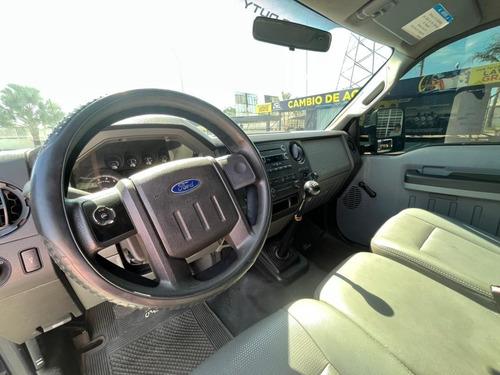 Imagen 10 de 18 de Ford F-350