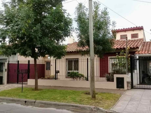 Casa 4 Amb. Zona Residencial , Venta Directa