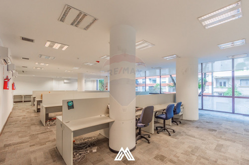 Local/oficina En Berro Y Av. Brasil 300m2 -gc Inc.