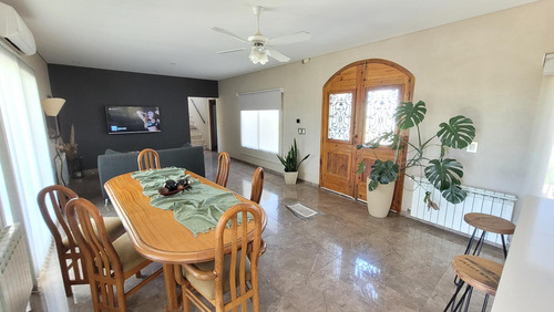 Casa En Venta En El Barrio Santa Rita Canning San Vicente