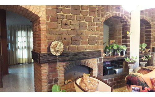 Imagen 2 de 30 de Venta Casa Sobre Av. Donato Alvarez-3 Dorm.-2 Baños-patio-pileta-villa Allende-córdoba-argentina