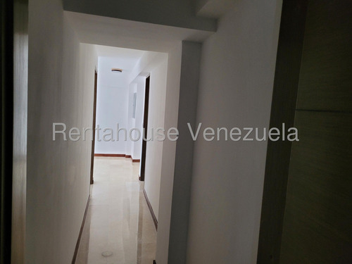 Impactante Apartamento Los Naranjos De Las Mercedes 24-19656