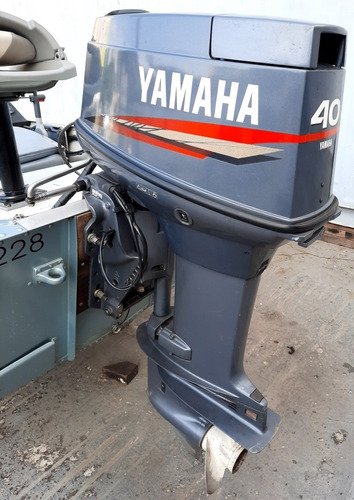 Barco/ Lancha Semi Chata 5mts + Yamaha 40hp