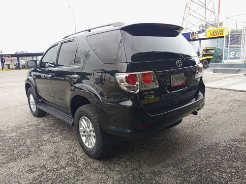 Imagen 6 de 16 de Toyota Fortuner Sr