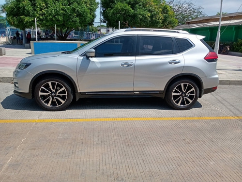 Imagen 4 de 10 de Nissan X-trail 2019 2.5 Exclusive