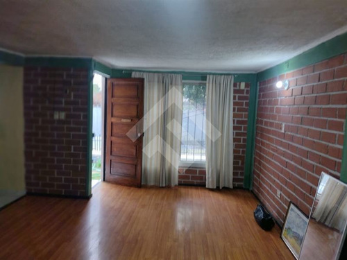 Casa En Venta De 5 Dorm. En Conchalí