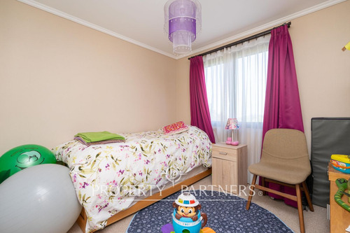 Cómoda Casa De 4 Dormitorios En Condominio De La H...