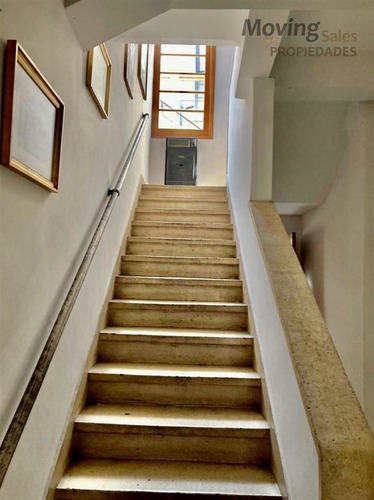 Casa En Venta De 5 Dorm. En Santiago