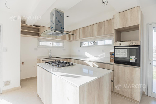 Imagen 24 de 30 de Casa En Venta En El Canton - Maroto Propiedades