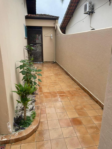 Alugo Casa No Indaiá A 250m Da Praia - (iptu Incluso)