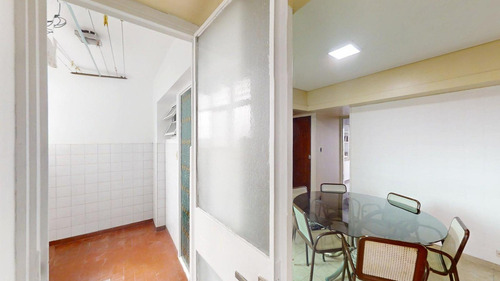 Departamento De 4 Ambientes En Venta En Flores.
