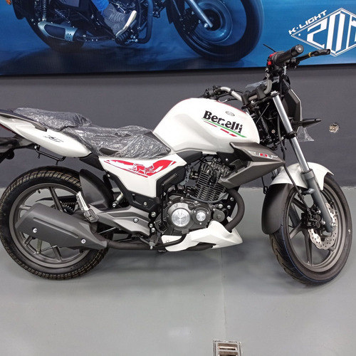 Imagen 13 de 25 de Benelli Tnt 15