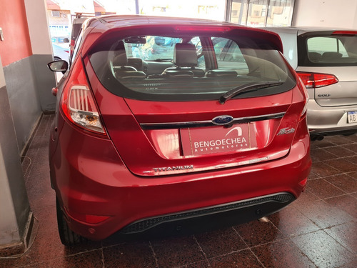 Imagen 4 de 8 de Ford Fiesta Kinetic Titanium 2018