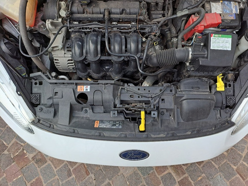 Imagen 10 de 15 de Ford Fiesta 1.6 4p Titanium