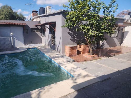 Venta De Casa Con Piscina En Progreso , Canelones