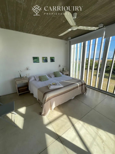 Alquiles De Casa En Manantiales- El Chorro. 4 Dormitorios En Suite