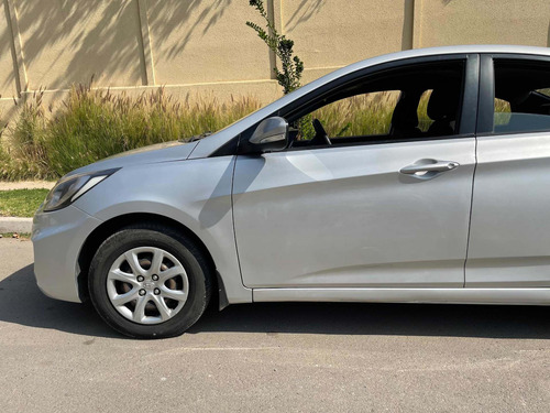 Imagen 7 de 21 de Hyundai Accent 1.6 At Gl Sedan