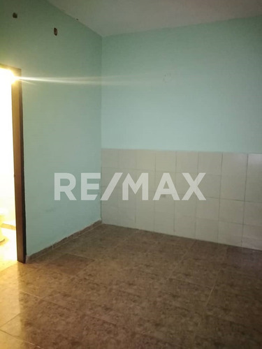 Imagen 4 de 11 de Edificio Con Locales Comerciales En Venta En El Sector La Murallita A 30 Metros De La Av. El Ejército