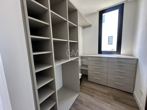Casa En Venta En Barrio Privado Rumenco Joven