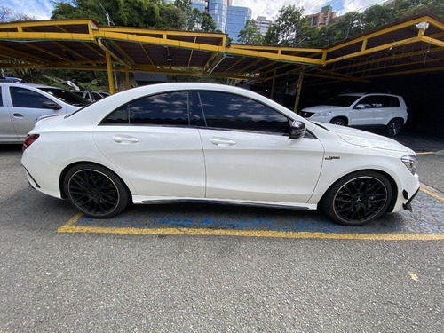 Mercedes-Benz Clase CLA 2.0 45 Amg 4Matic