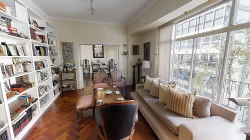 Montevideo Y Posadas - Excelente Piso De Categoría En Recoleta