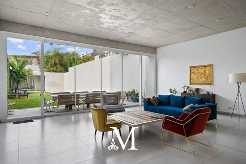 Hermosa Casa - 1000 M2 - Terreno 8.66x65 - Jardin - Pileta - Parrilla