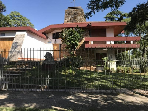 Ideal Inversores Casa Sobre 732 M2 En Av. Alcorta - Moreno Sur