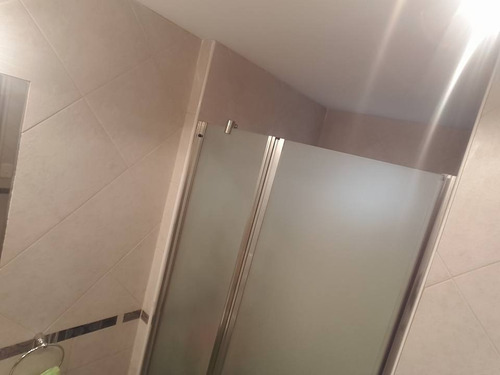 Nuevo Valor!!! Unico Chalet En Dos Plantas Hermoso Con Amplio Parque Quincho Piscina!! Tomo Menor Valor En Parte De Pago F: 7445