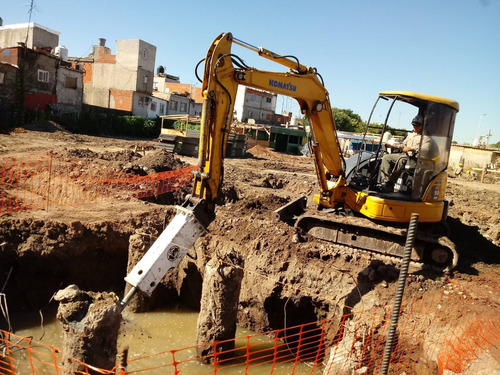 Imagen 4 de 9 de Alquiler De Miniexcavadora Excavadora Con Martillo