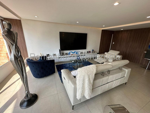 Apartamento Piso Bajo 178 M² 3h, 4b, 2p, Residencias Alto Hatillo Humbold Con Pozo De Agua En Venta En Alto Hatillo Calle El Pauji Caracas