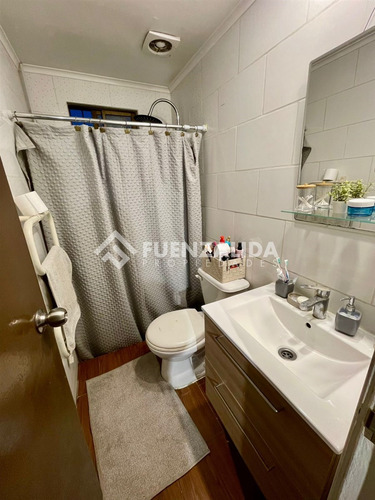 Casa En Venta De 3 Dorm. Con 140 Mt2 De Terreno En Maipú