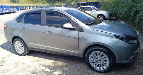 Fiat Grand Siena 1.6 16v Essence Flex Dualogic 4p