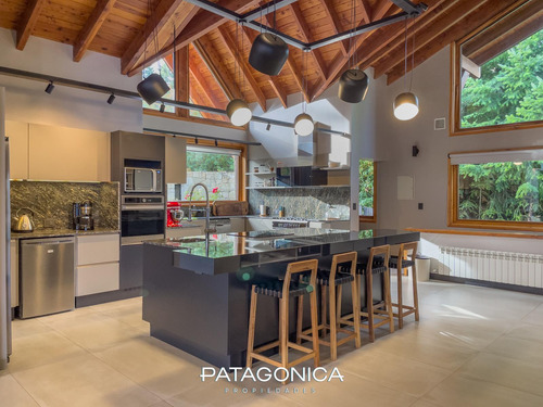 Venta- Unica E Impactante, Casa 5 Amb, Costa De Lago C/amenities, Villa La Angostura