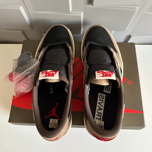 Tenis Air Jordan 1 Low Travis Scott Mocha 41 (Usado)