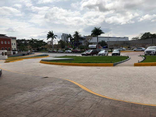 Local Para Oficina En Plaza Alpha Ubicación Estratégica