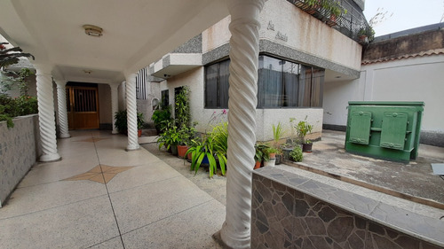 Penthouse En Venta, Av. Ayacucho, Maracay. Aragua