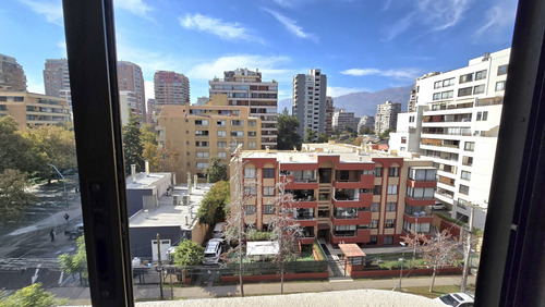 Amplio Departamento A Dos Cuadras Metro Colón