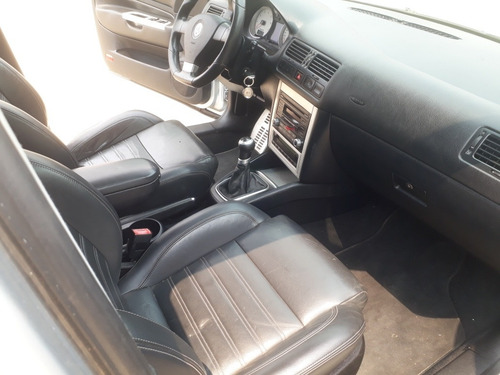 Imagem 12 de 14 de Volkswagen Golf 1.6 Vht Sportline Limited Edition Total Flex