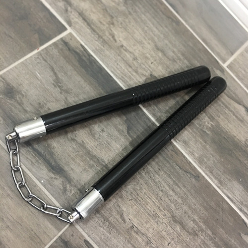 Imagen 6 de 8 de Nunchakus Chacos Cadena Con Rodillo Artes Marciales 1001 V2