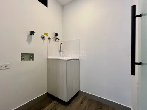 Apartamento En Venta En Tesoro. Cod V776071