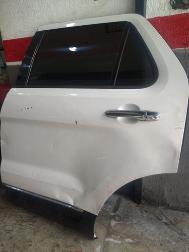 Puerta Trasera Izquierda Ford Explorer 2012-2018 Completa