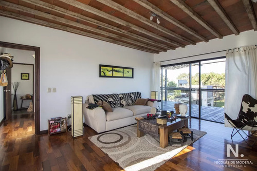 Casa Con Piscina Y Gran Terreno