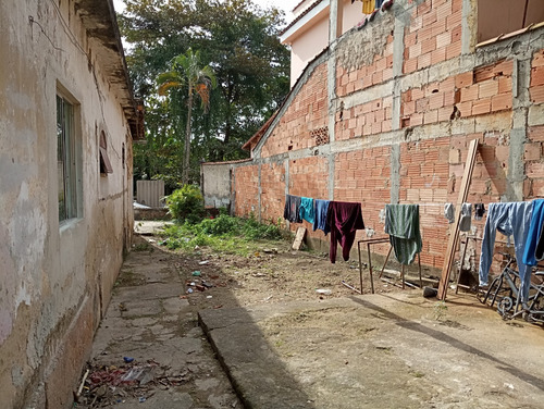 Vendo Terreno Com 360 M² Com Construção Antiga