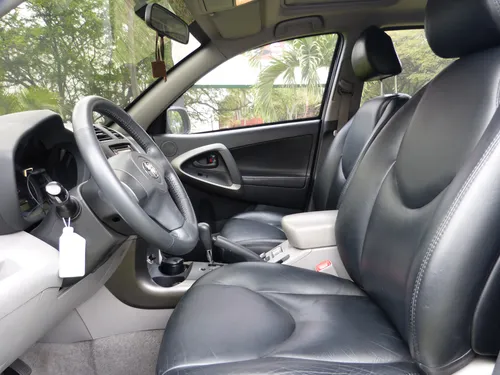 Toyota Rav4 2012 Color Plata.