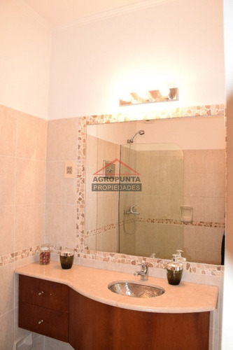 Apartamento En Mansa, 1 Dormitorios *- Ref: 4771