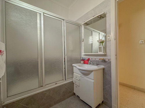 Casa En Venta En Banfield Oeste - Acepta Departamento En Parte De Pago!