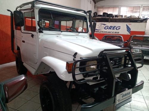 Imagem 4 de 9 de Toyota Bandeirante Bj50 6 Lugares