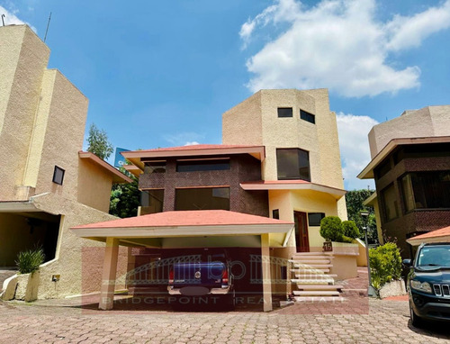 Gran Casa En Renta En Condominio En Pico De Sorata, Jardines De La Montaña, Cdmx.