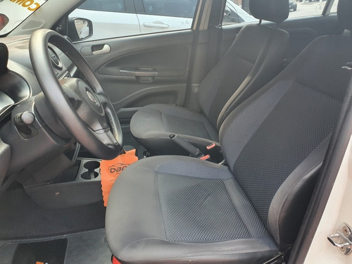 Imagem 9 de 10 de Volkswagen Voyage 2015 1.0 Trendline Total Flex 4p
